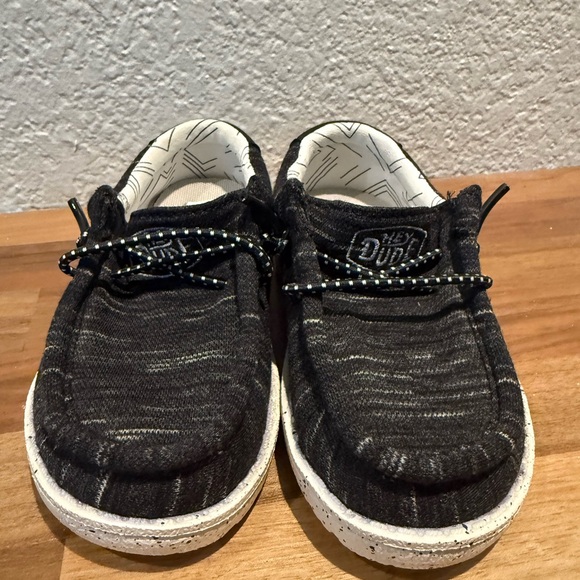 Hey Dude Kids Black Loafers size 7 NWOT - Picture 2 of 6